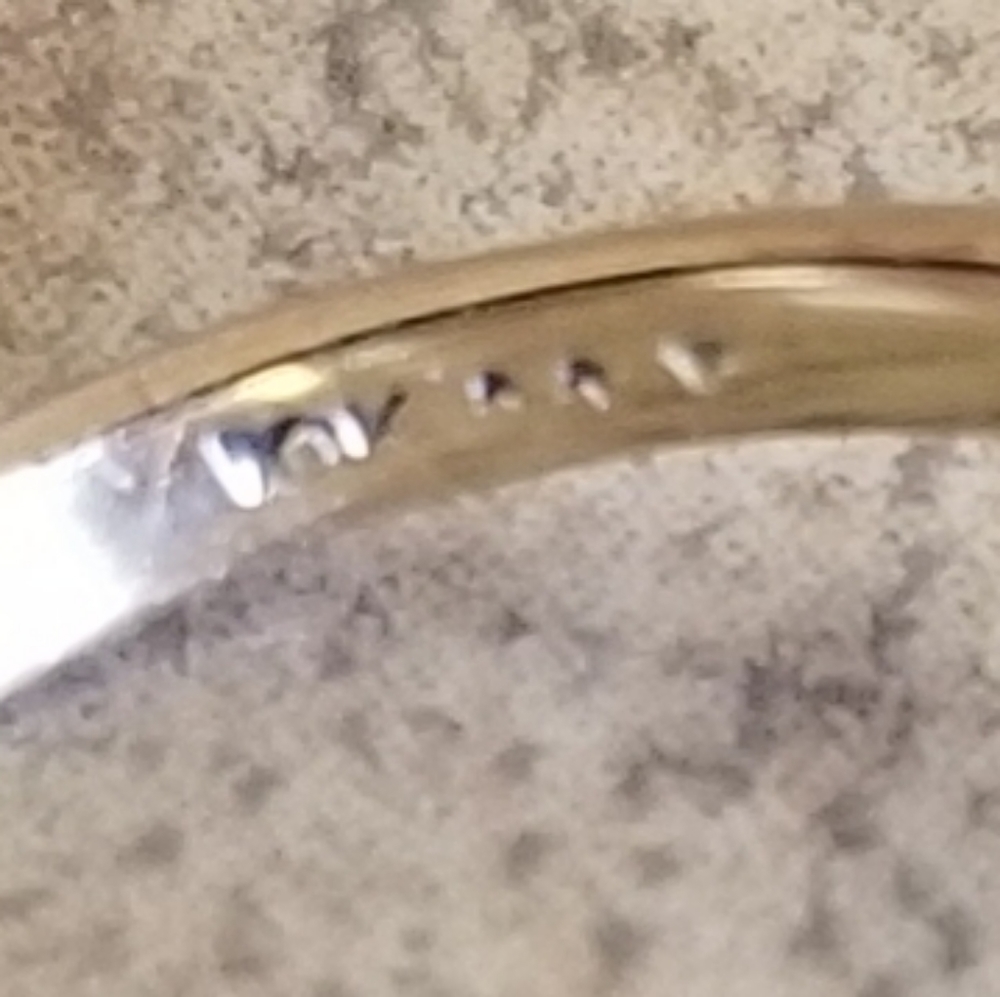 10K Gold Diamond Ring - Picture 5 of 9